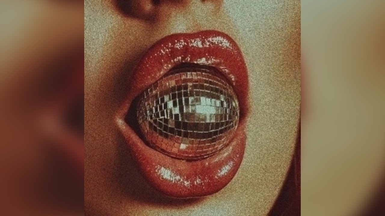 S H A K E   FRIDAY'S