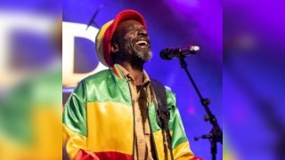 BOB MARLEY & THE WAILERS BY LEGEND