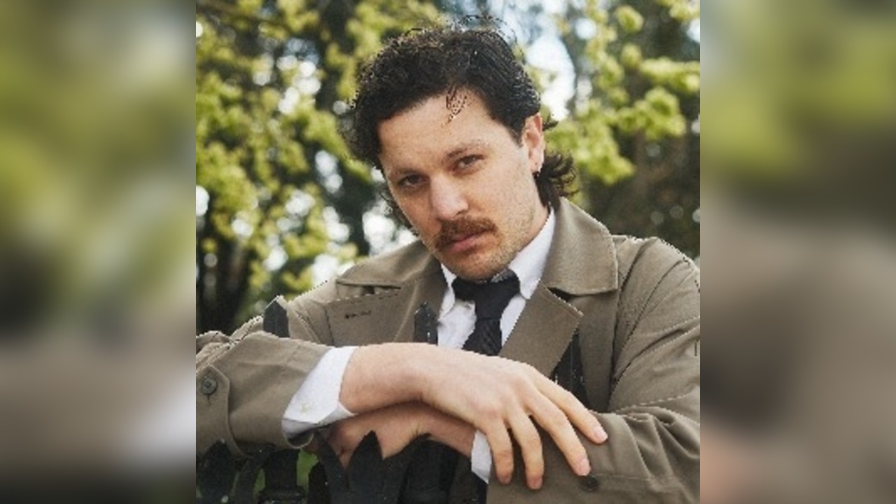 Killian Sundermann: This Boy is Cracking Up