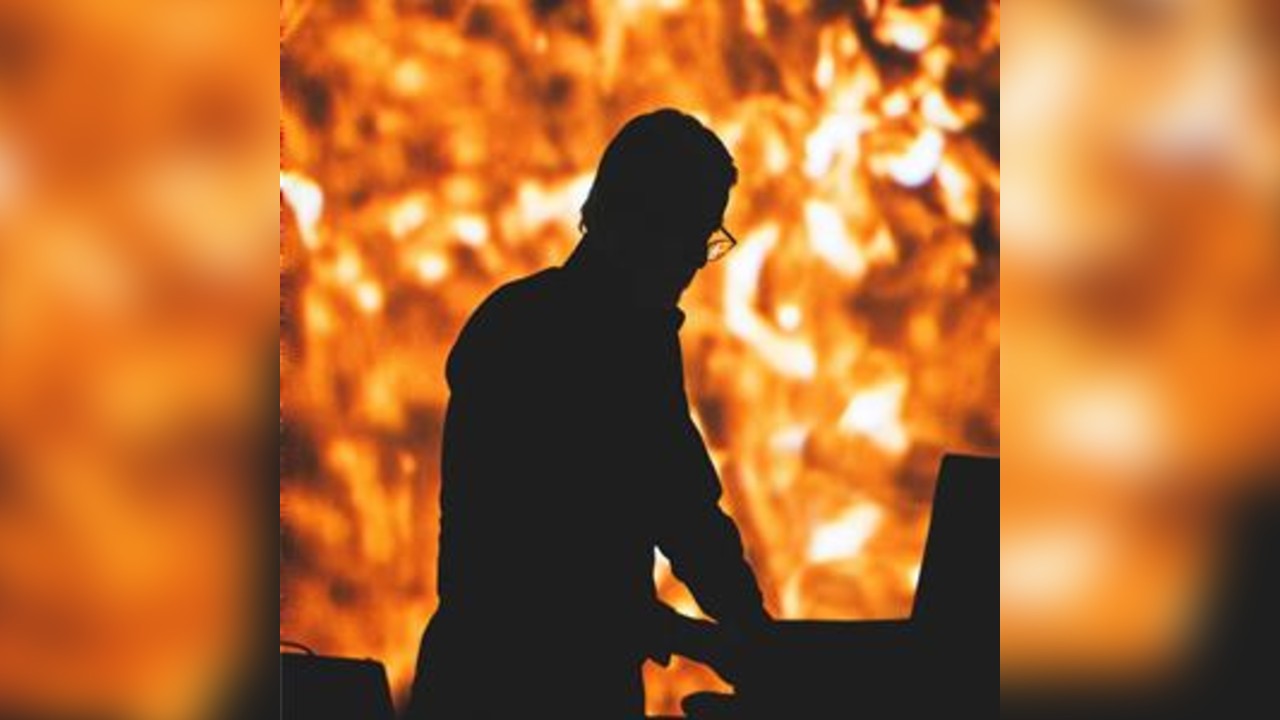 WOLFGANG VOIGT presents GAS Live