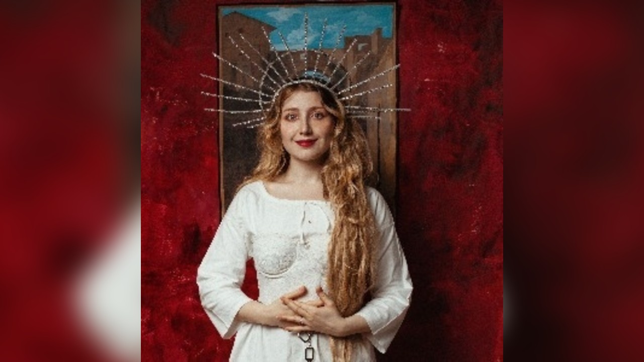 Bebe Cave - CHRISTBRIDE