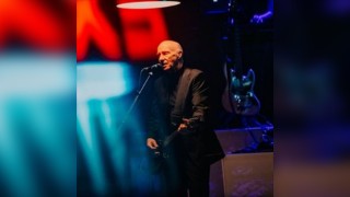 Midge Ure - A Man of Two Worlds