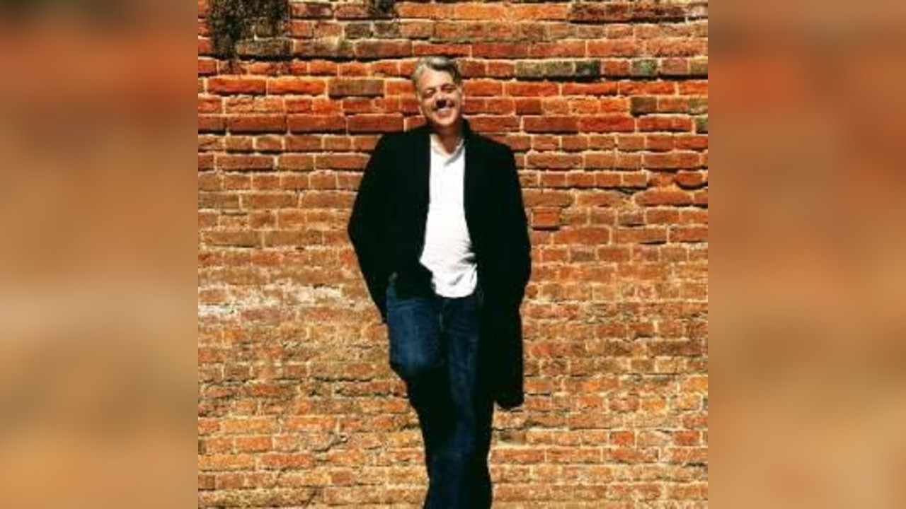 Iain Lee: Imposter Syndrome (14+)