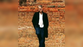 Iain Lee: Imposter Syndrome (14+)