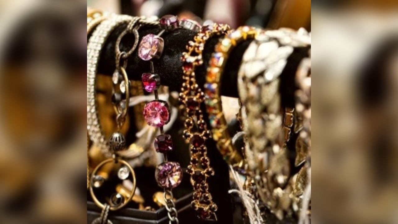 BRIGHTON RACECOURSE ANTIQUES AND VINTAGE FAIR