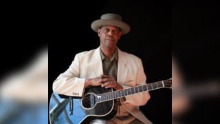 Eric Bibb