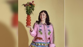 Amy Annette: Busy Body