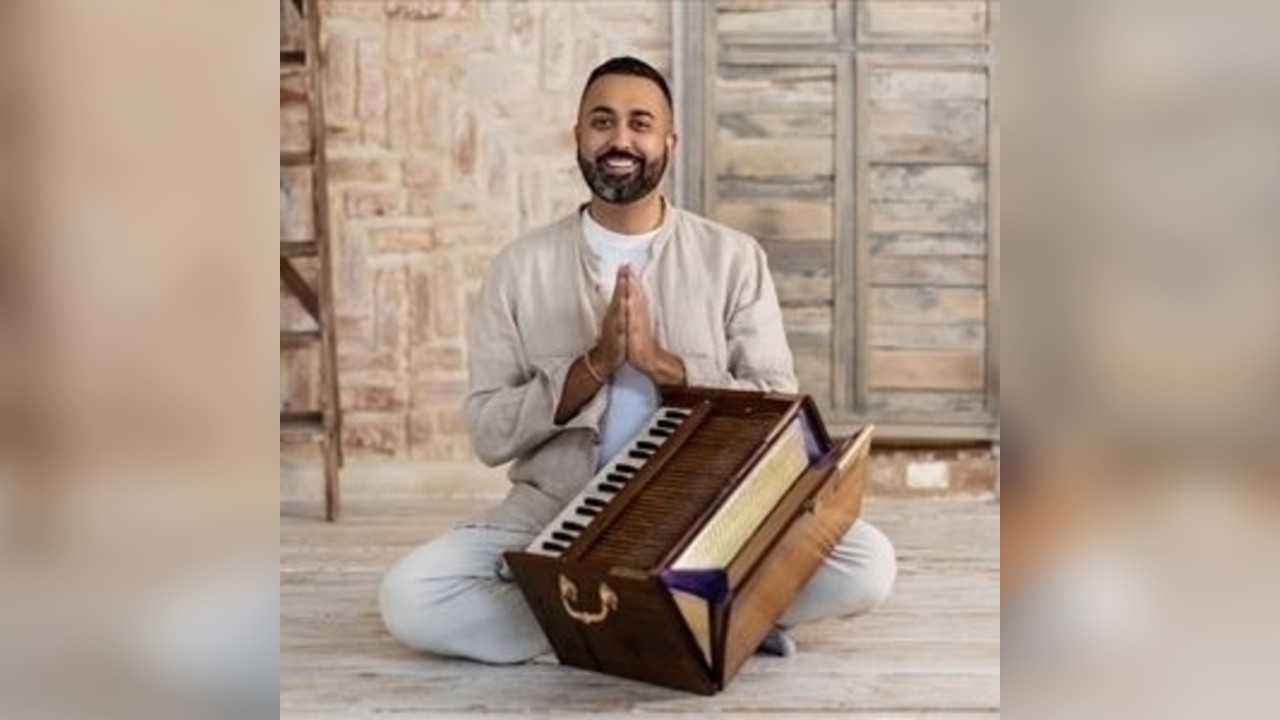 KIRTAN WITH RADHIKA DAS & FRIENDS