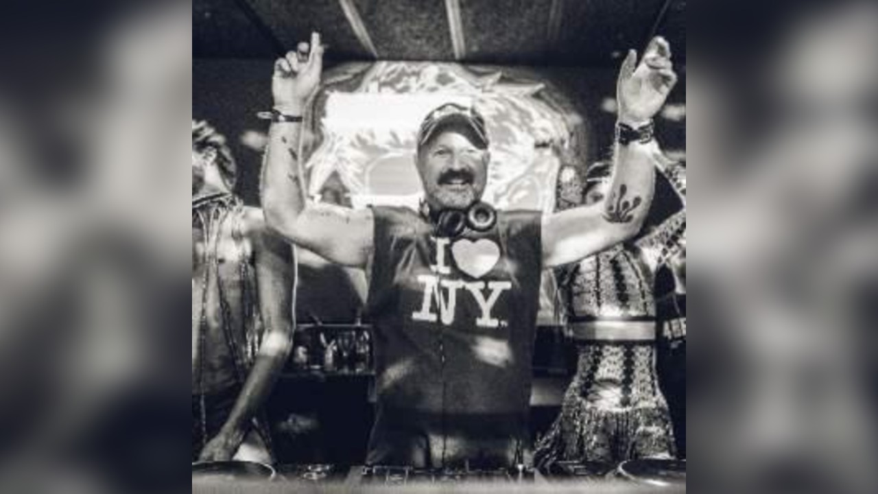 Hifi Sean at The Social