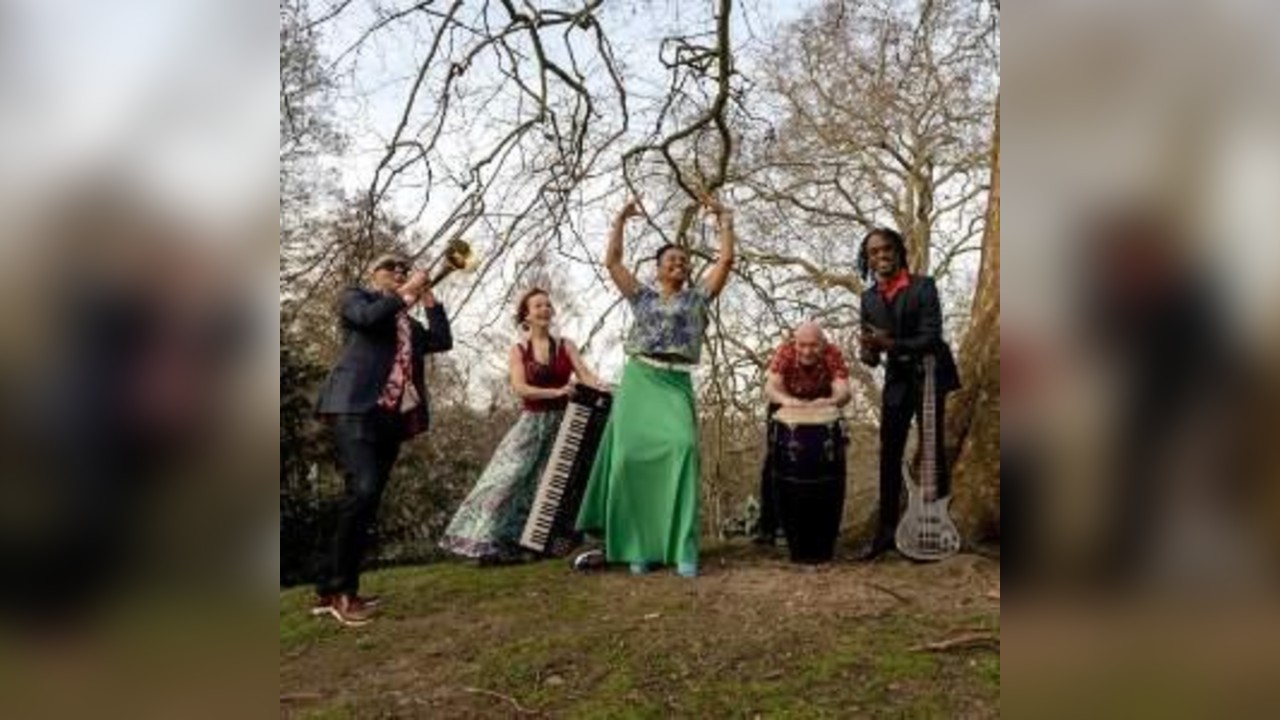 Yuri Moreno sings Celia Cruz