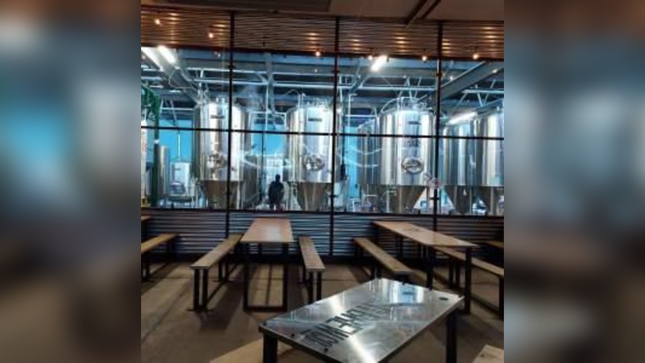 BREWERY TOUR & TASTING