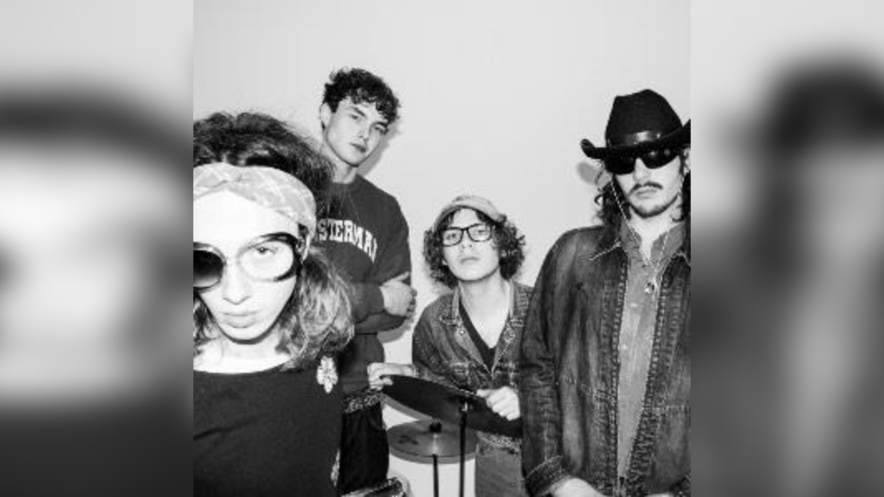 Bedroom Vacation + Special Guests