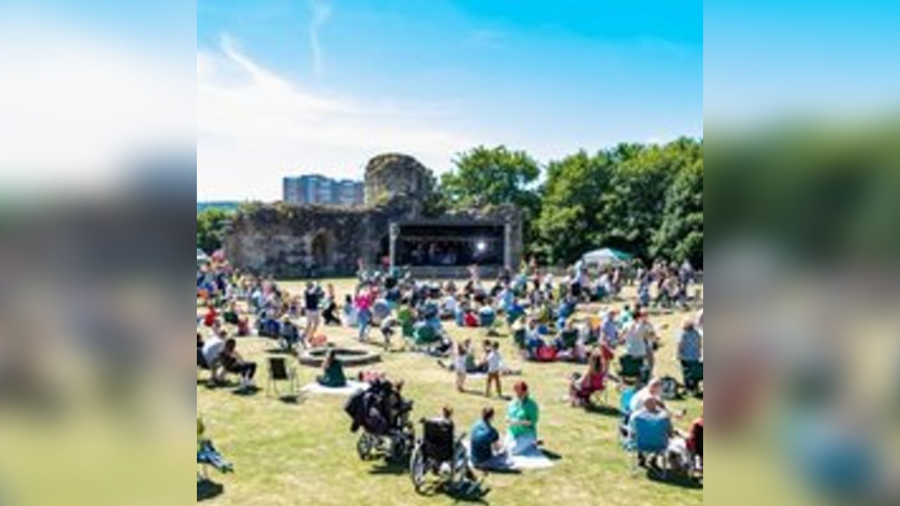 Rock the Castle - Weekender
