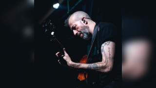 Jon Gomm