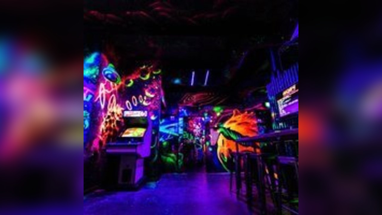 Hip-Hop, Afrobeats, Bashment Mini Golf Party at PuttShack