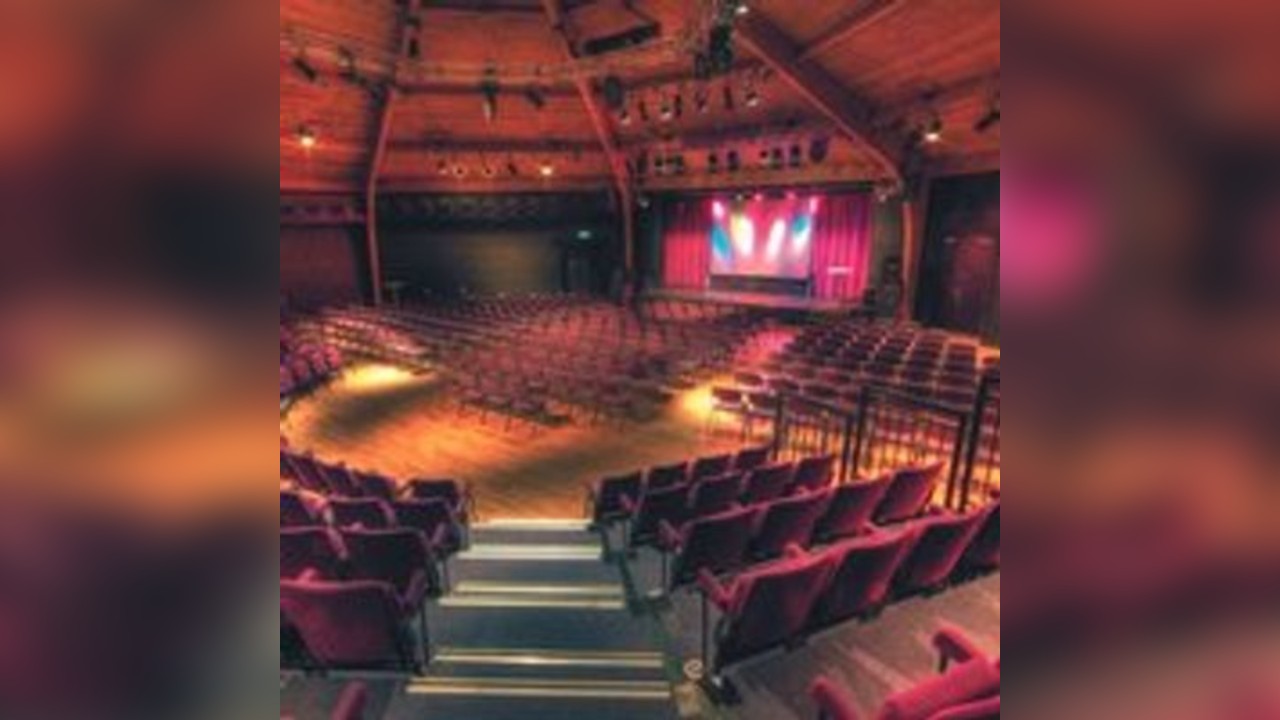 CLOSEUP COMEDY in Stratford Upon Avon