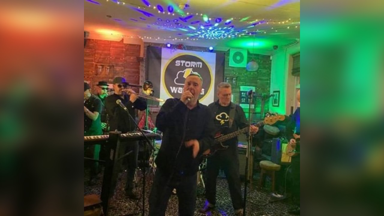 Storm Warning - live @ Billy's