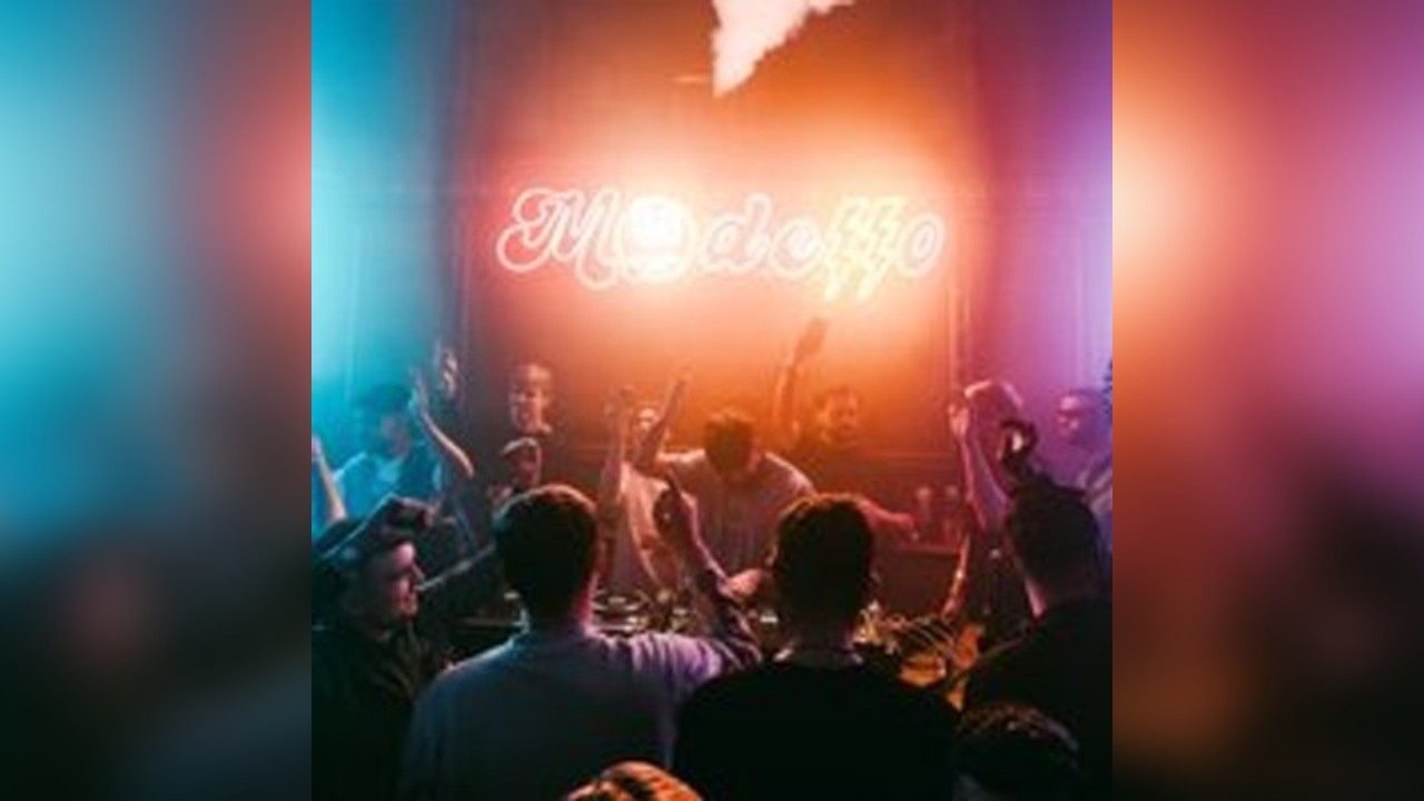 Modello - Dan Fresco & Joss Dean b2b Mason Cooper