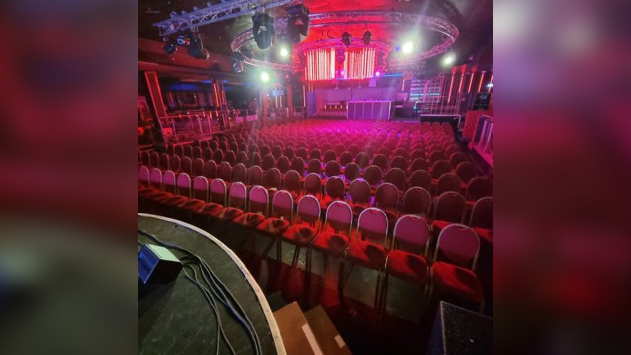 CLOSEUP COMEDY at Top of the World in Stafford