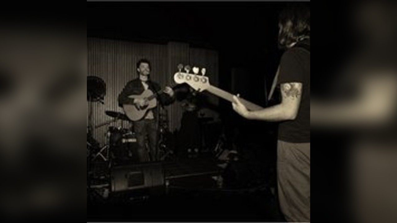 The Hullabaloo - Live @ Billy's