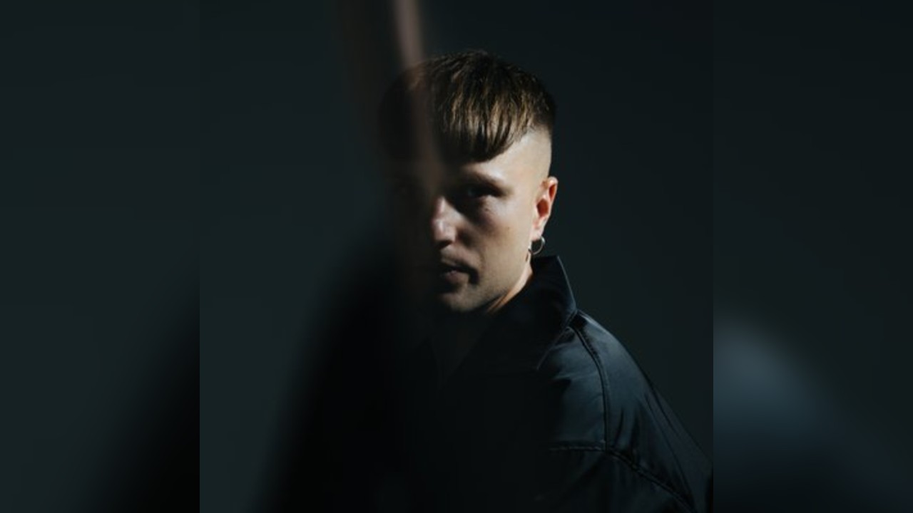 AWM pres. SHDW