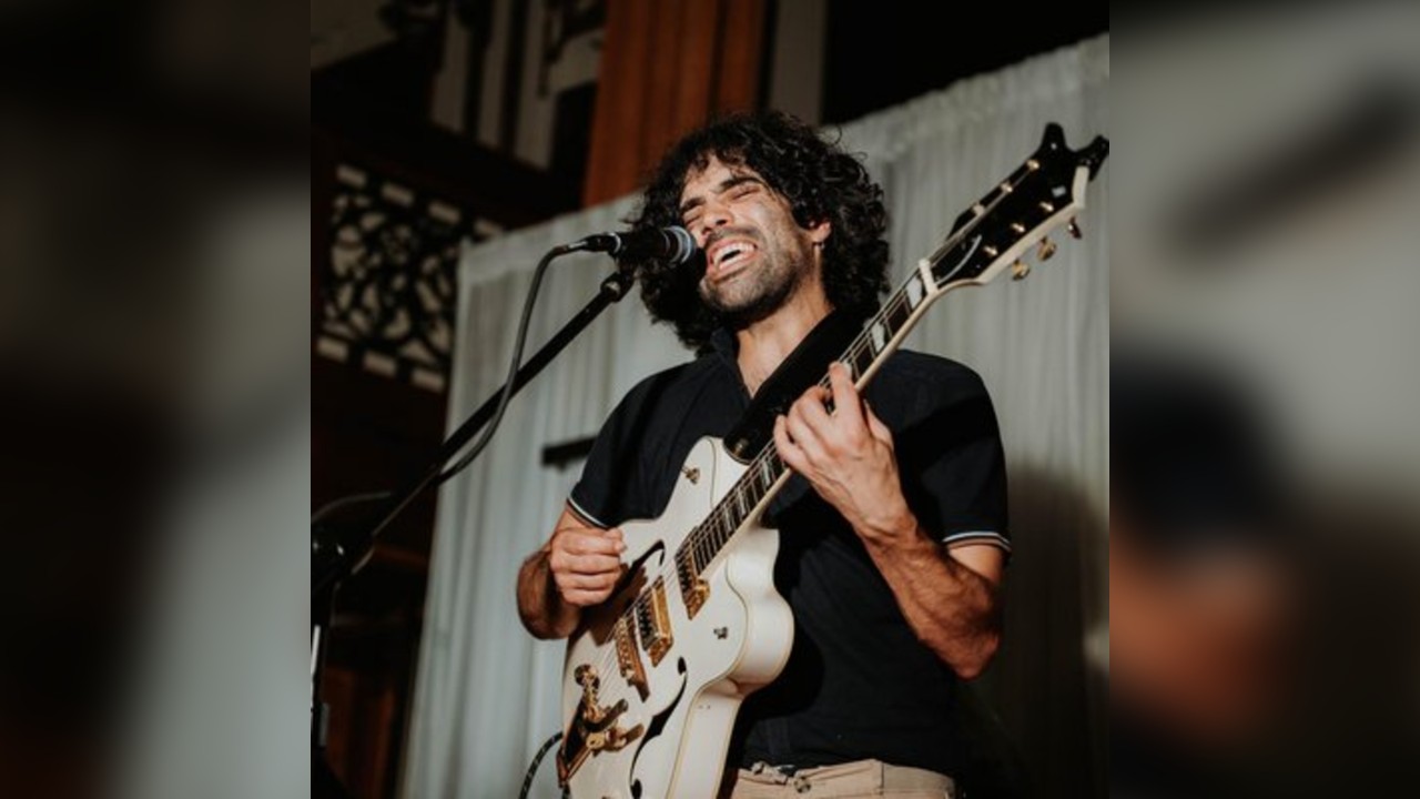 Mango Live at The Mesmerist