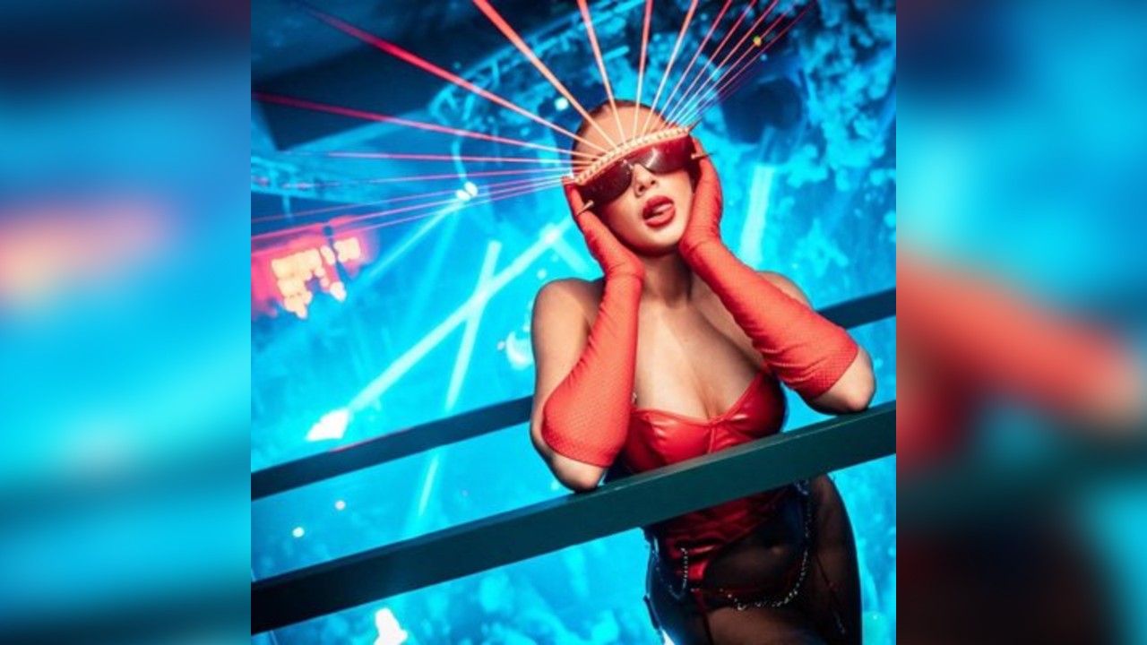 54 Liverpool - The Birthday with ?