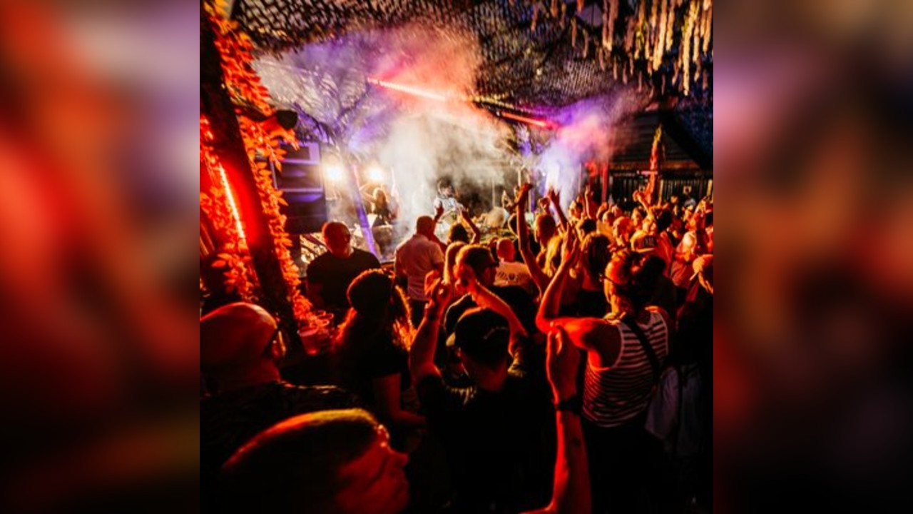 909 x WAV - New Years Eve Party