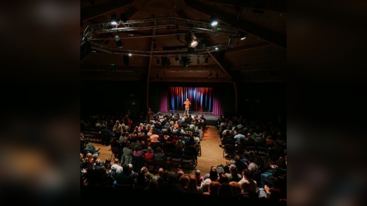 CLOSEUP COMEDY at Rother St Arts House with Adam Rowe and more