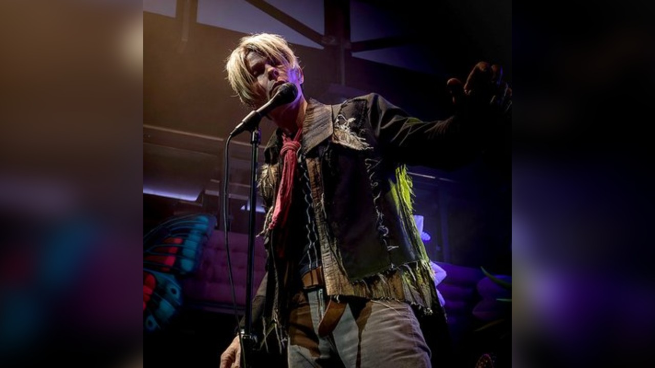 David Bowie performed LIVE by Absolute Bowie