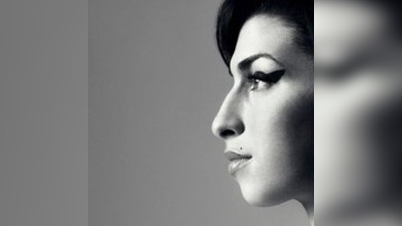 Amy Winehouse -  Caroline Lowe from The Amy Winehouse Experience