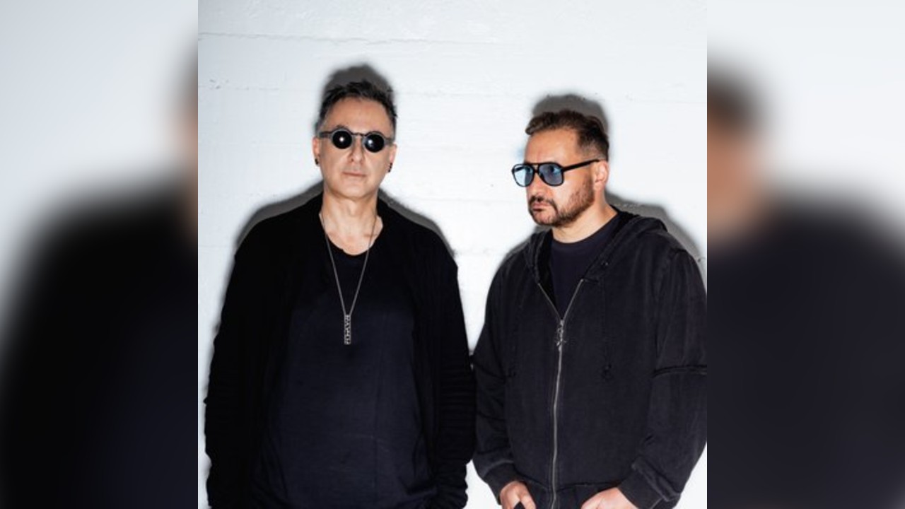 Colours presents - Deep Dish