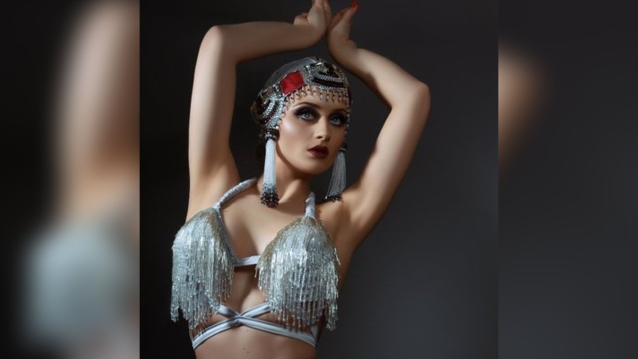 The Velvet Burlesque - Cupid Stunts - Cabaret Show