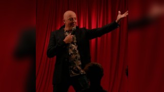 Stand-Up Live: Unscripted, Crowd-Fuelled Comedy