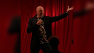 Stand-Up Live: Unscripted, Crowd-Fuelled Comedy