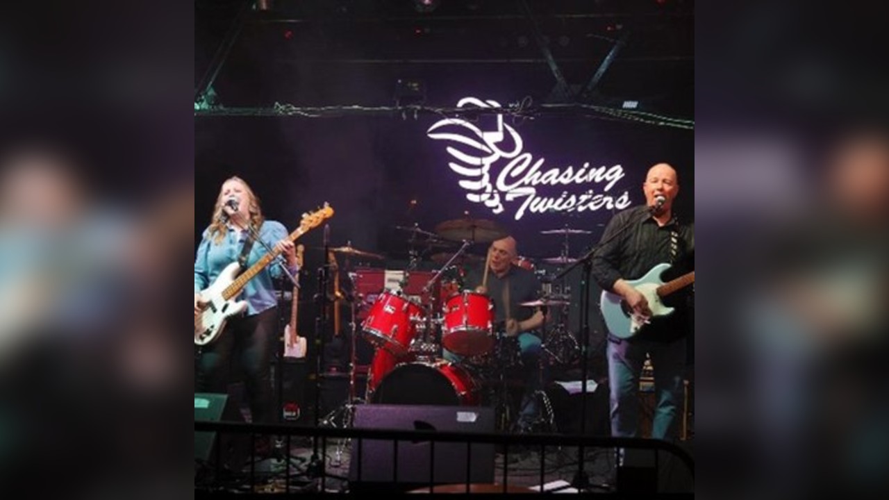 Chasing Twisters - Live @ Billy's