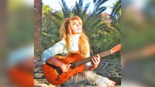 Romantic Spanish guitar recital by Galina Vale