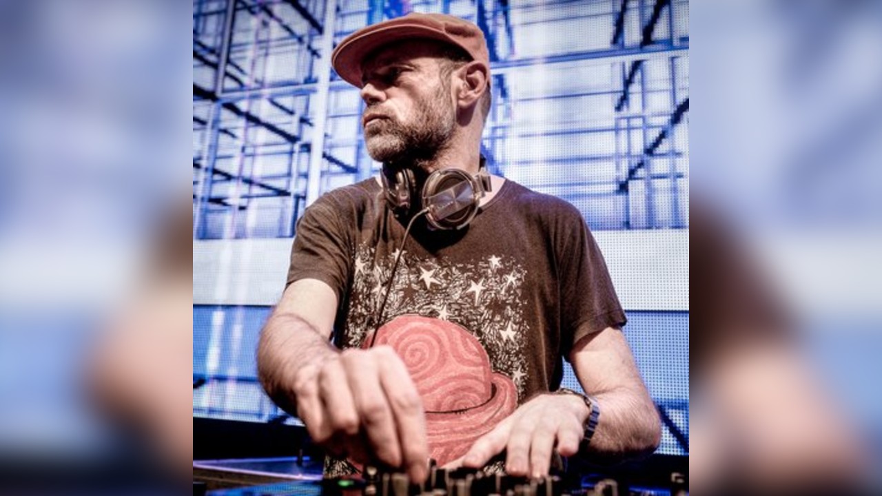 Dave Lee (JN)