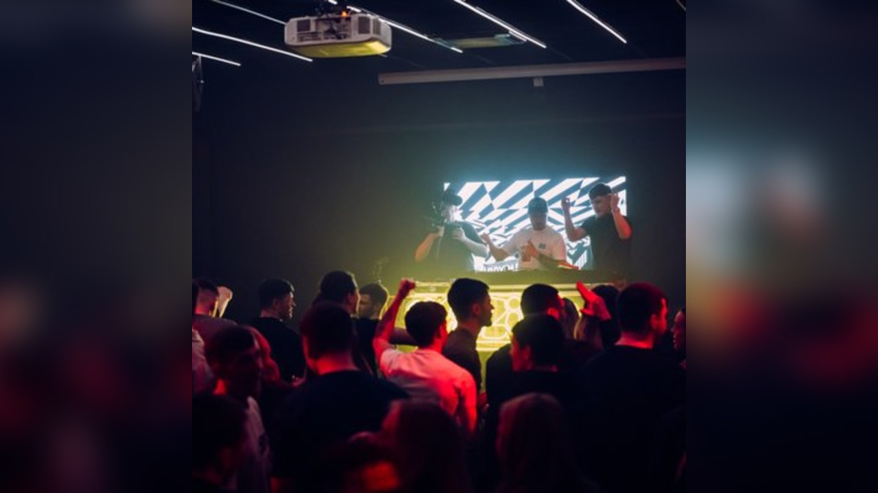 MUZIEK - Day & Night Party - Flashmob & More