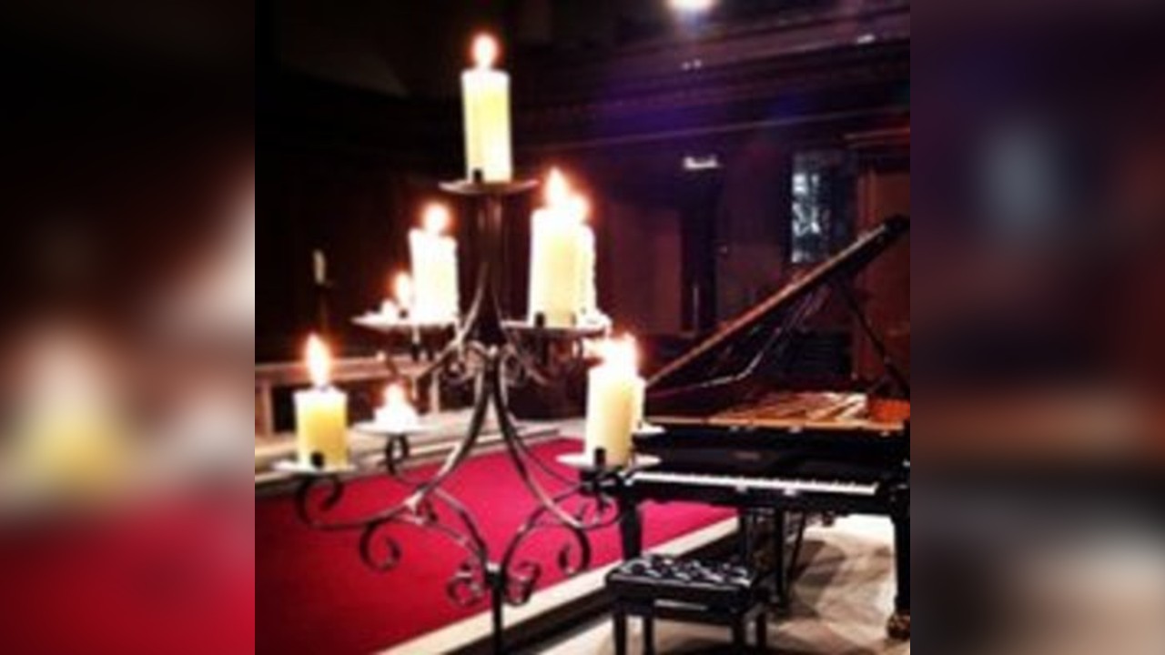 Mozart and Moonlight by Candlelight