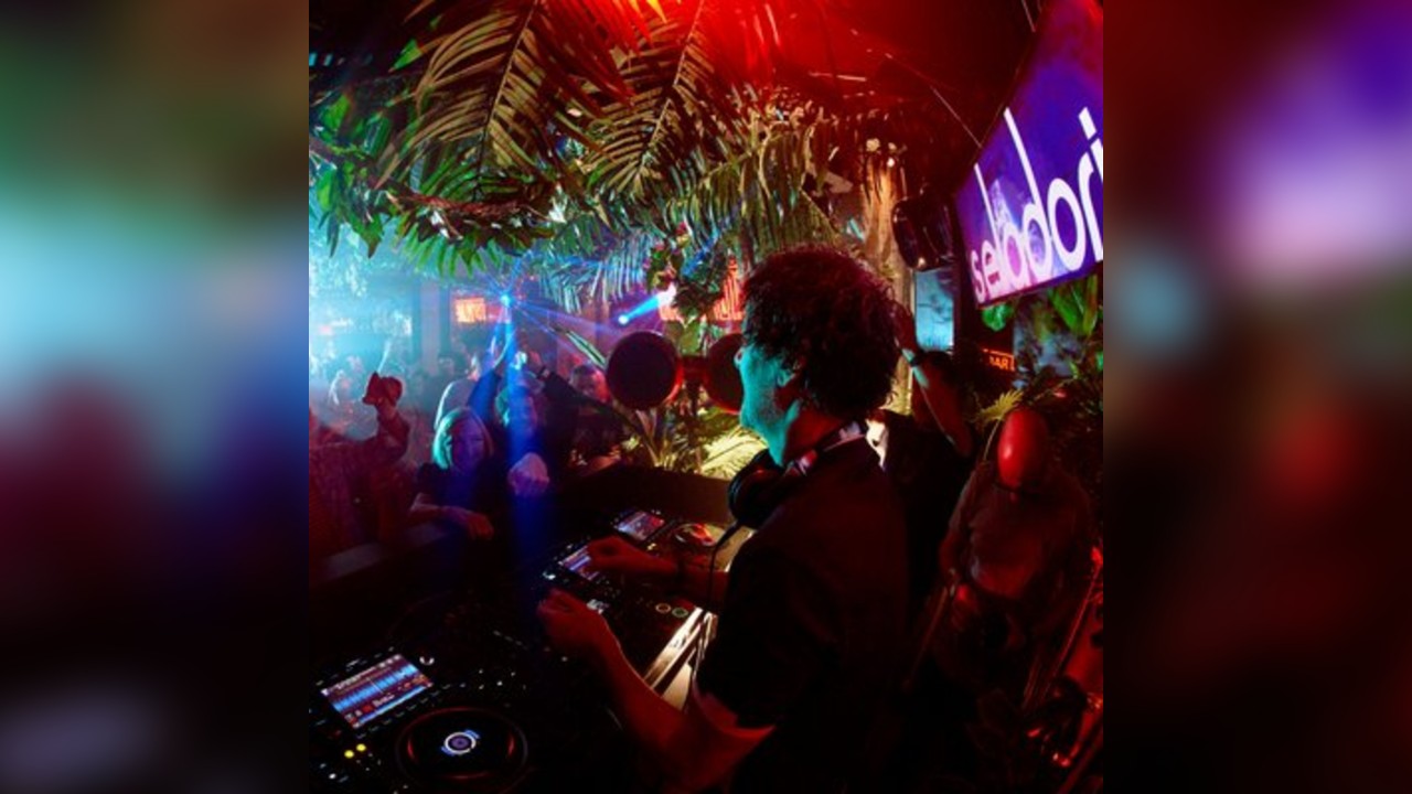 Skyline x Seladoria ft Dave Seaman, Rodriguez Jr. (hybrid live)