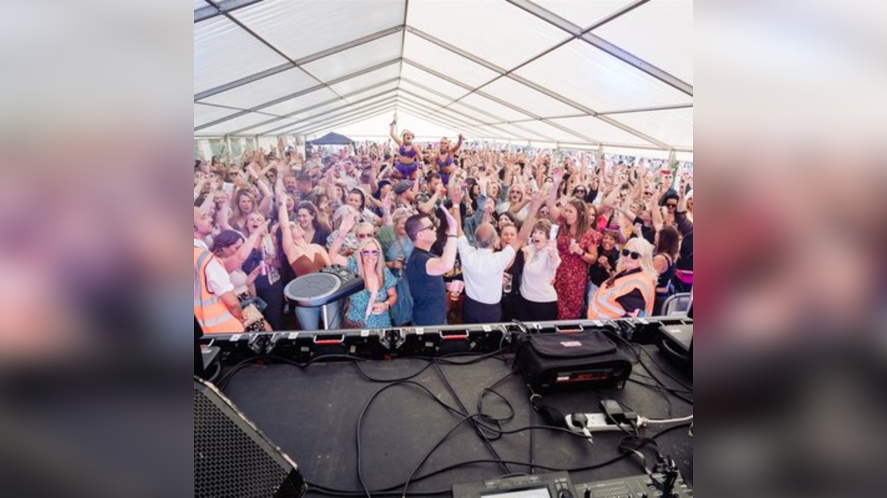 Word of Mouth TheOver 30s DAYCLUB OPEN AIR Kingswinford 23/08/25