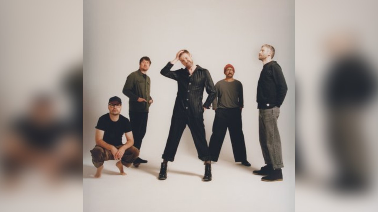 Kaiser Chiefs - 20 years of Employment