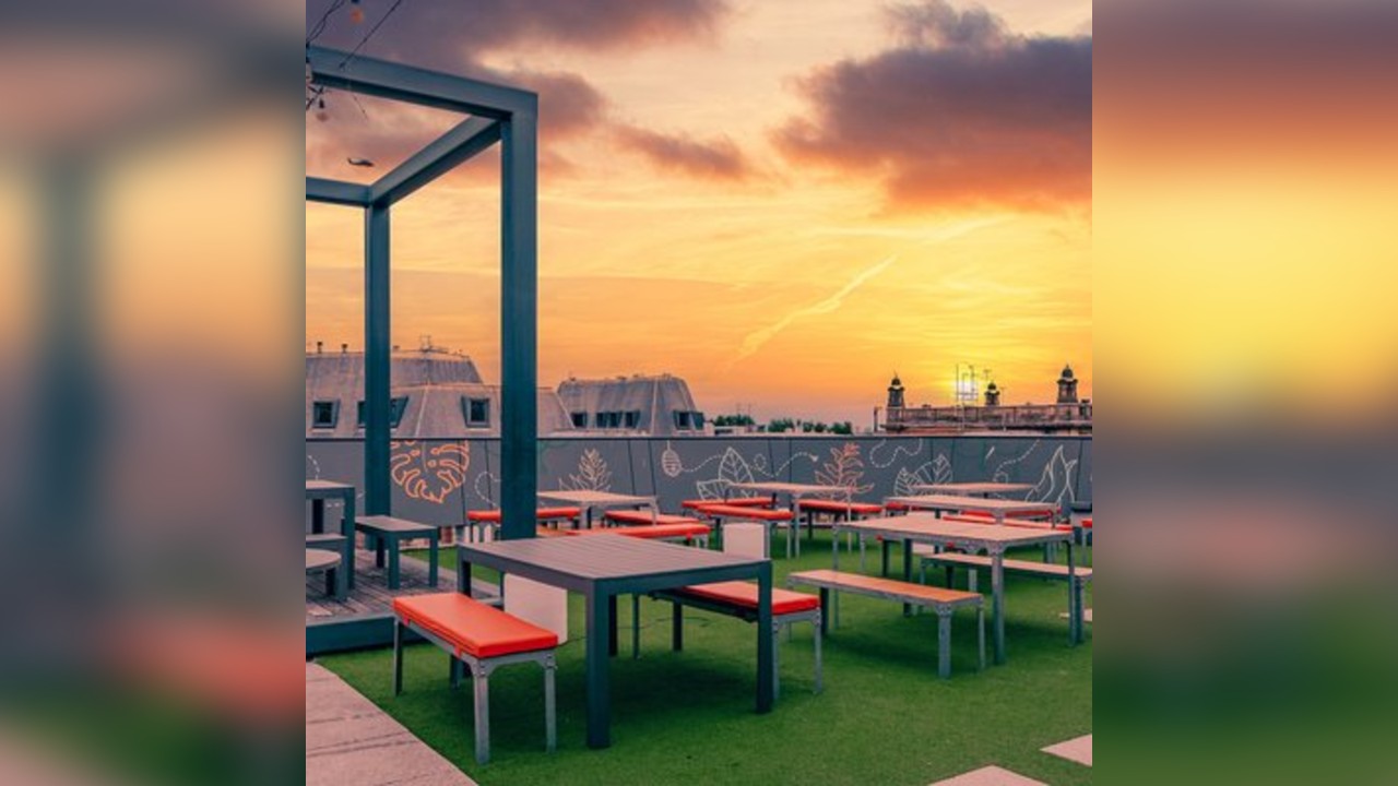 MODELLO - Rooftop party