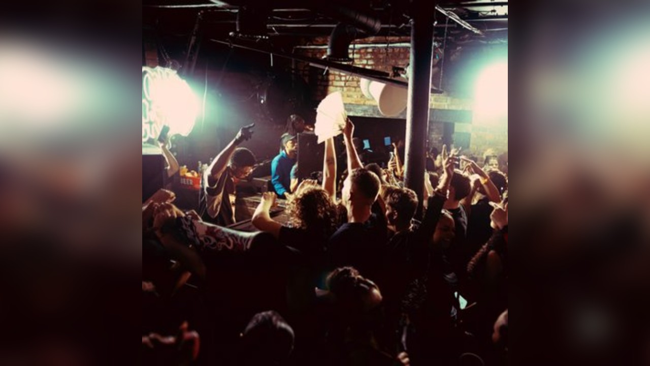 Glove Seazon: Hitty + guests