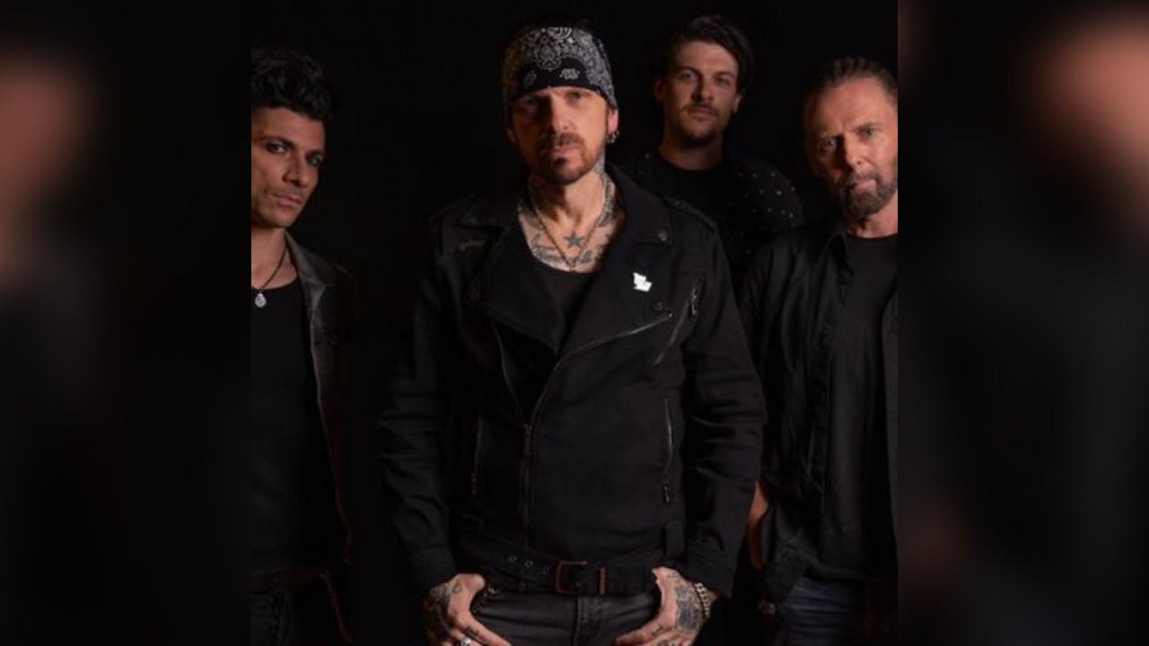 Ricky Warwick & The Fighting Hearts