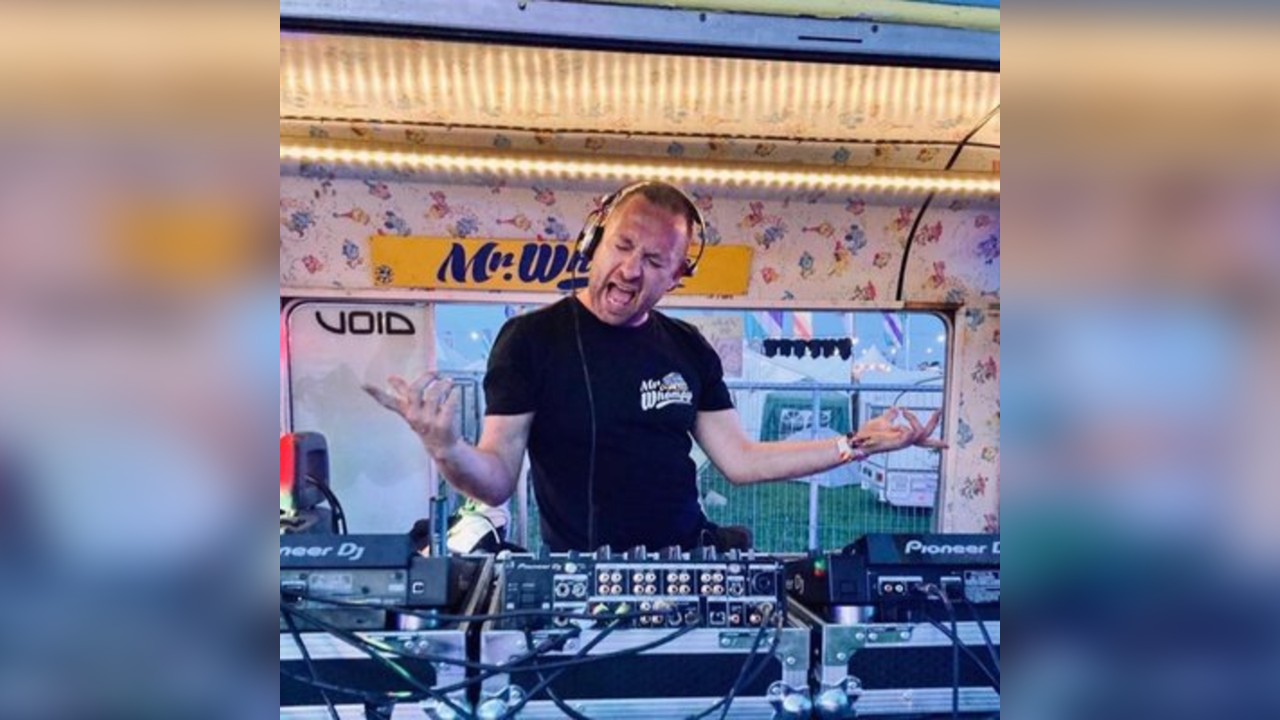 Pub Sessions: DJ Ted