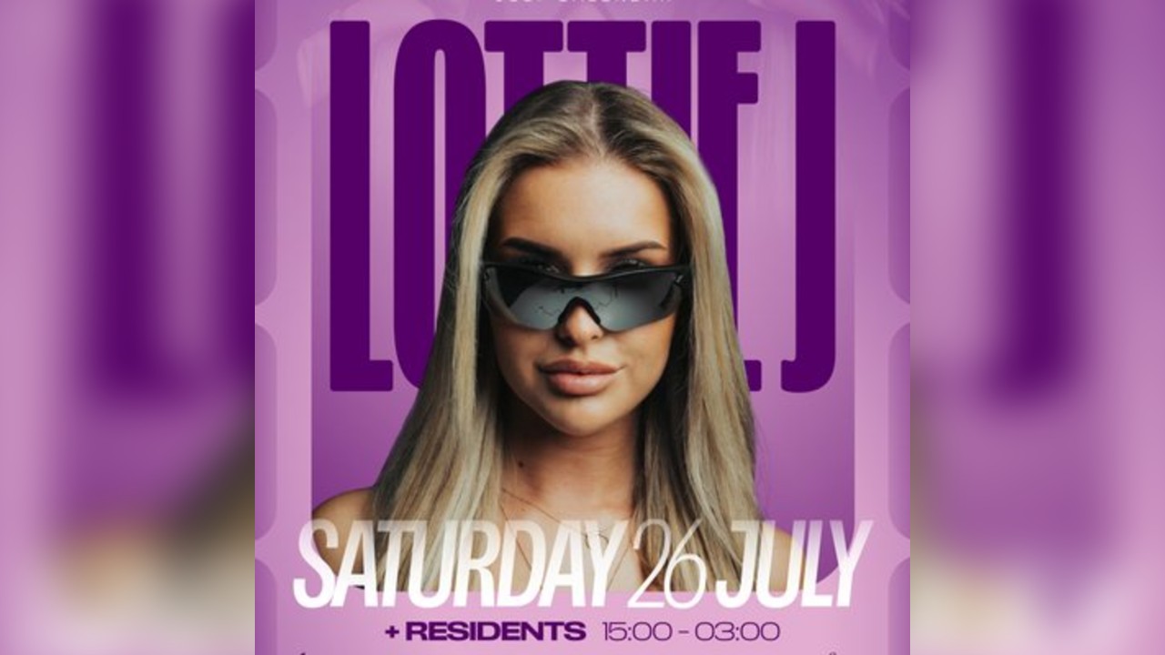 Lottie J at Y Bar