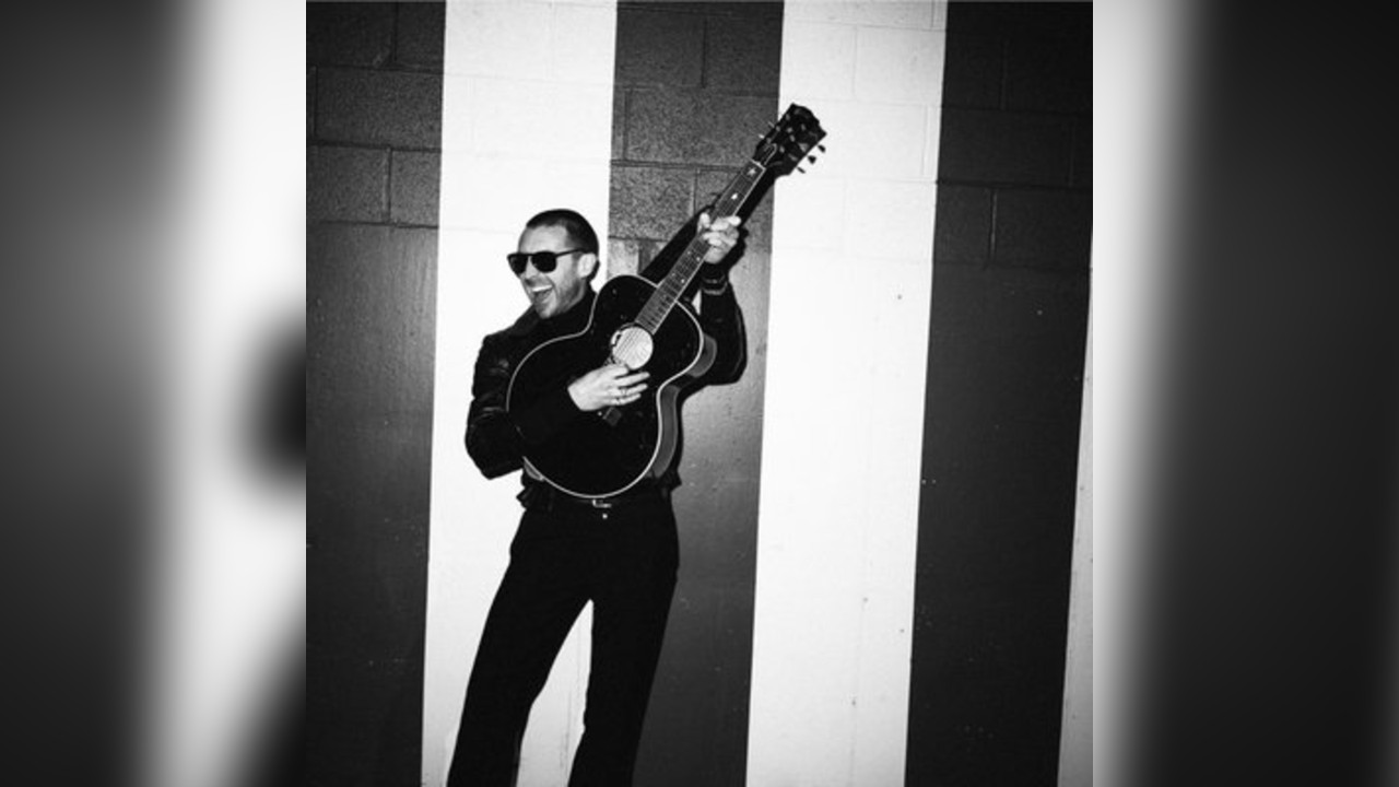 Miles Kane : Solo Acoustic Album Launch Show @6PM