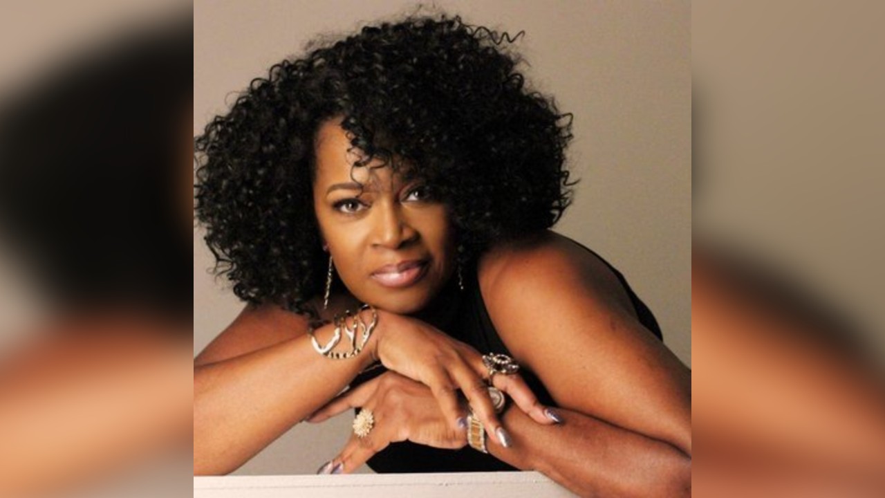 SANDRA CROSS, Queen of Lovers Rock Reggae Live @Alea Casino
